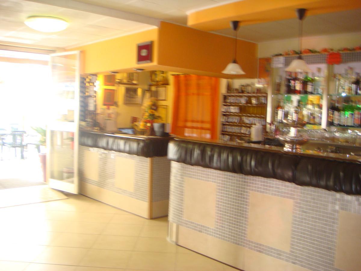 Hotel Moroni Римини Экстерьер фото